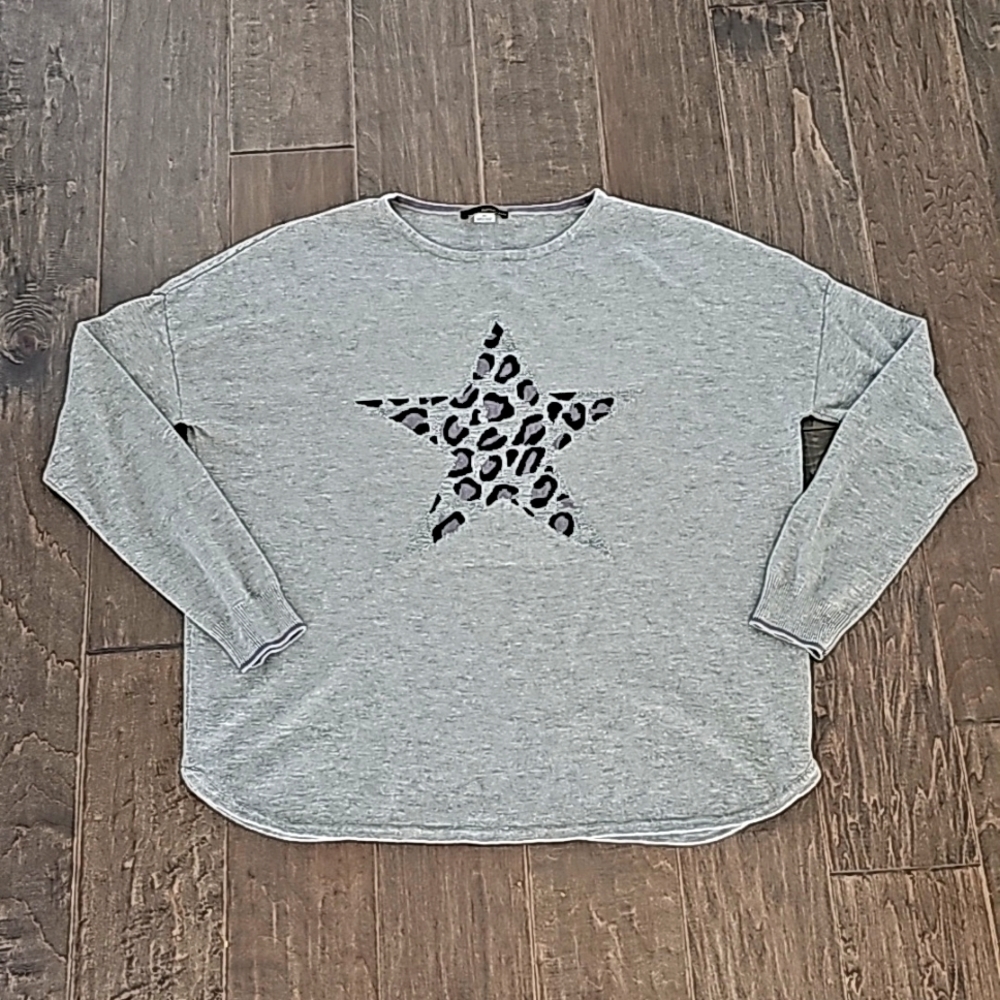 Renuar Women's Sweater with Gray and Black Star sz - med